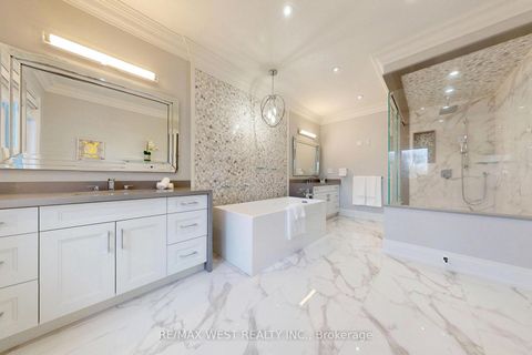 Photo 24 at 222 Connaught Avenue, Newtonbrook West, Toronto