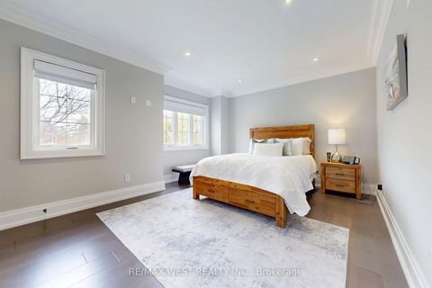 Photo 28 at 222 Connaught Avenue, Newtonbrook West, Toronto