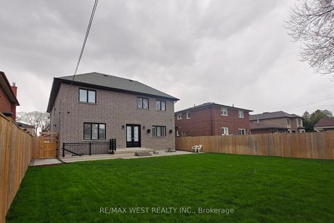 Photo 38 at 222 Connaught Avenue, Newtonbrook West, Toronto