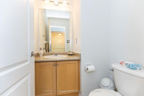 Photo 5 at 20 Bucksaw Drive, Vellore Village, Vaughan