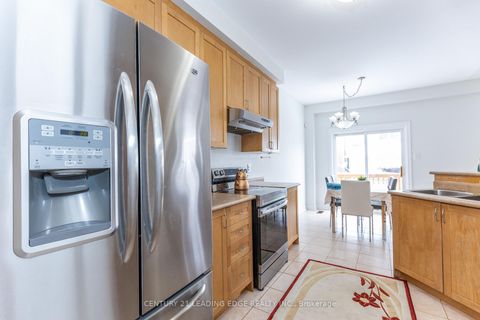 Photo 8 at 20 Bucksaw Drive, Vellore Village, Vaughan