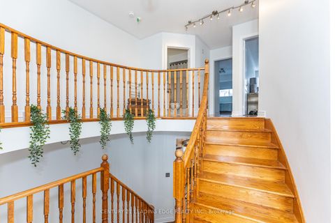 Photo 28 at 20 Bucksaw Drive, Vellore Village, Vaughan