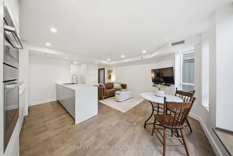 Photo 12 at TH1 - 127 Queen Street E, Yonge Corridor, Toronto