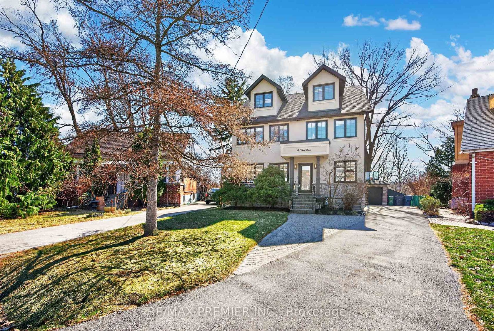 19 Park Lane, Queensway, Toronto photo number 2