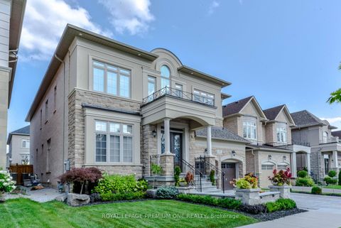 Photo 2 at 107 Headwind Boulevard, Vellore Village, Vaughan