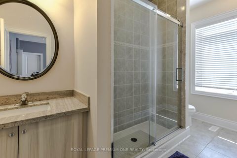 Photo 33 at 107 Headwind Boulevard, Vellore Village, Vaughan