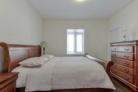 Photo 37 at 107 Headwind Boulevard, Vellore Village, Vaughan