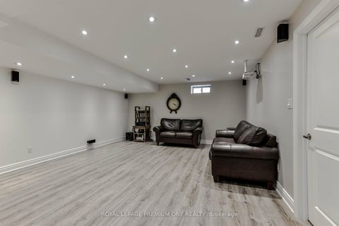 Photo 40 at 107 Headwind Boulevard, Vellore Village, Vaughan
