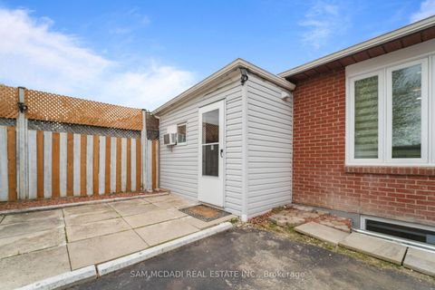 Photo 37 at 19 Shalom Crescent, Clairville, Toronto