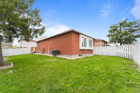 Photo 40 at 19 Shalom Crescent, Clairville, Toronto