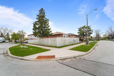 Photo 42 at 19 Shalom Crescent, Clairville, Toronto