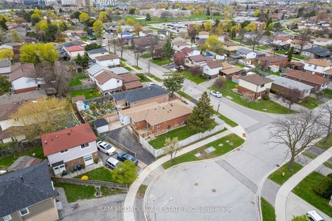 Photo 45 at 19 Shalom Crescent, Clairville, Toronto