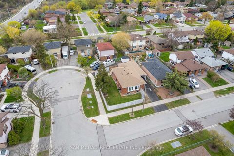 Photo 47 at 19 Shalom Crescent, Clairville, Toronto