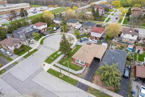 Photo 48 at 19 Shalom Crescent, Clairville, Toronto