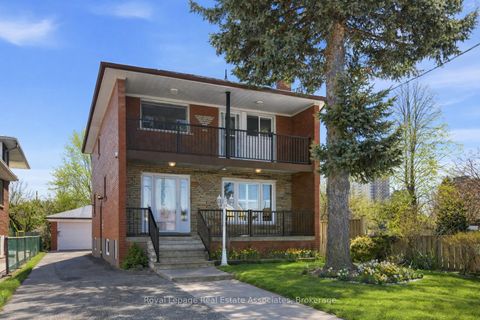 Photo 1 at 117 Harding Avenue, Amesbury, Toronto