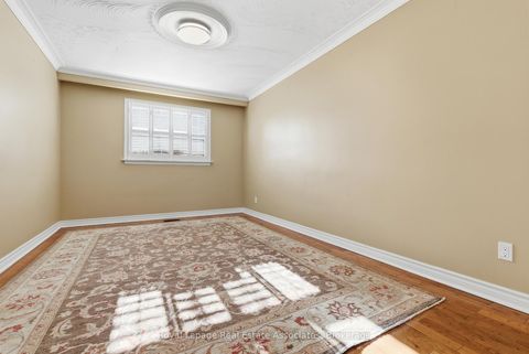 Photo 8 at 117 Harding Avenue, Amesbury, Toronto
