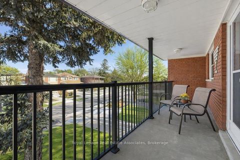 Photo 17 at 117 Harding Avenue, Amesbury, Toronto