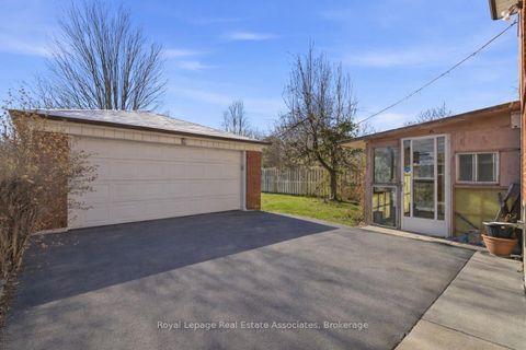 Photo 40 at 117 Harding Avenue, Amesbury, Toronto