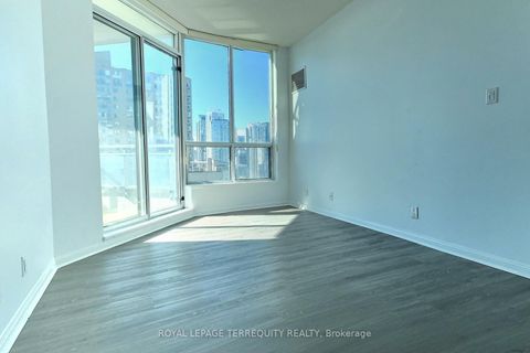 Photo 9 at 2322 - 230 Queens Quay W, Waterfront Communities C1, Toronto