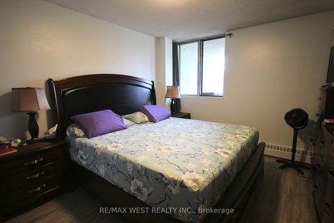 Photo 5 at 801 - 3380 Eglinton Avenue E, Scarborough Village, Toronto