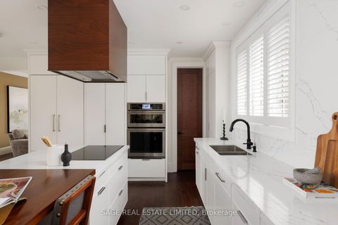 Photo 10 at 4 Reigate Road, Humber Valley, Toronto