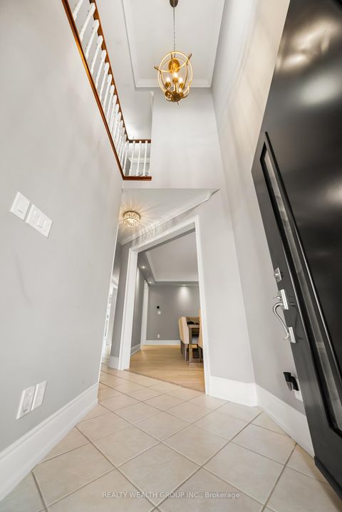 Photo 7 at 185 Regency View Heights, Rural Vaughan, Vaughan