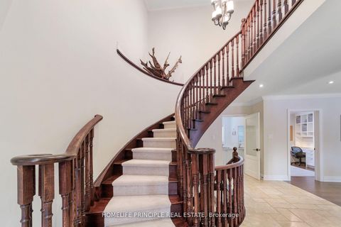 Photo 3 at 510 Westridge Drive, Kleinburg, Vaughan