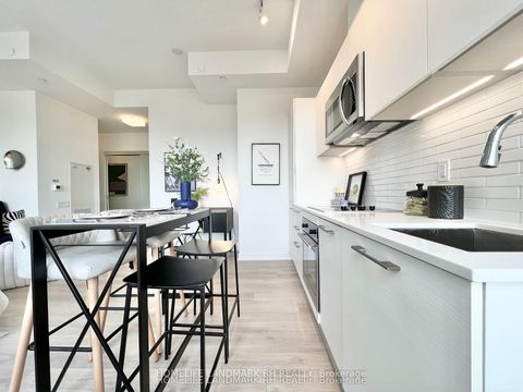 Photo 6 at 610 - 3 Gloucester Street, Yonge Corridor, Toronto