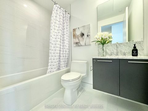 Photo 8 at 610 - 3 Gloucester Street, Yonge Corridor, Toronto