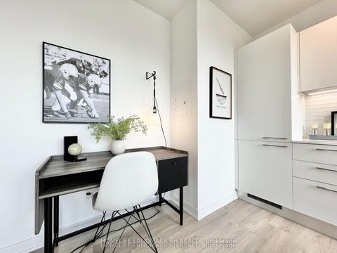 Photo 10 at 610 - 3 Gloucester Street, Yonge Corridor, Toronto