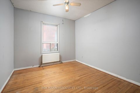 Photo 5 at 359 Crawford Street, Bellwoods, Toronto