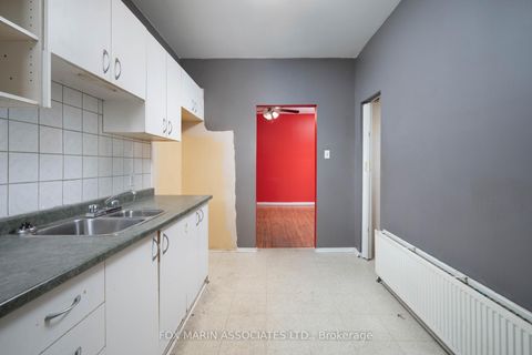Photo 9 at 359 Crawford Street, Bellwoods, Toronto