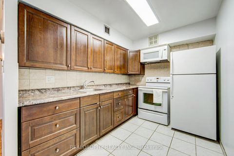 Photo 7 at 756 - 24 Southport Street, Swansea, Toronto