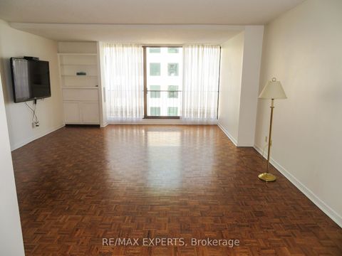 Photo 2 at 2233 - 33 Harbour Square, Waterfront Communities C1, Toronto