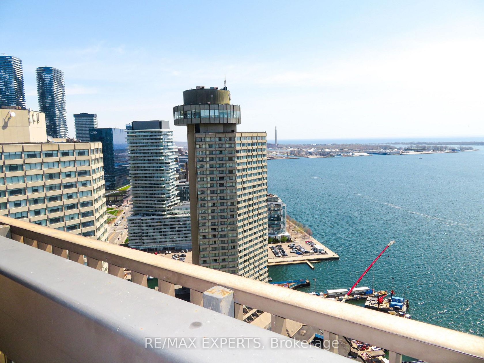 2233 - 33 Harbour Square, Waterfront Communities C1, Toronto photo number 2