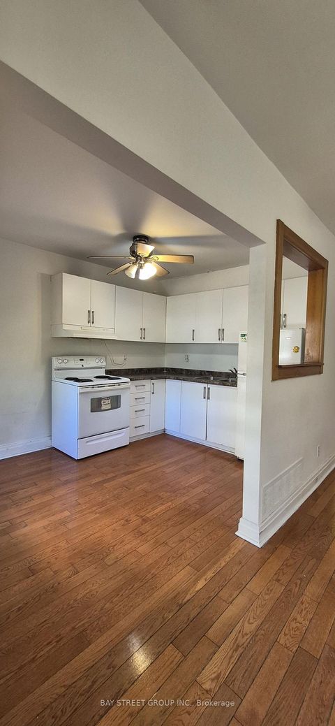 Photo 3 at 6 Ferndale Avenue, Moore Park, Toronto