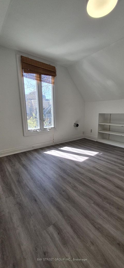 Photo 4 at 6 Ferndale Avenue, Moore Park, Toronto