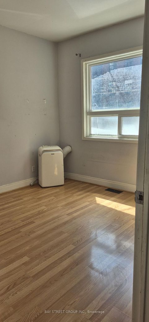 Photo 10 at 6 Ferndale Avenue, Moore Park, Toronto