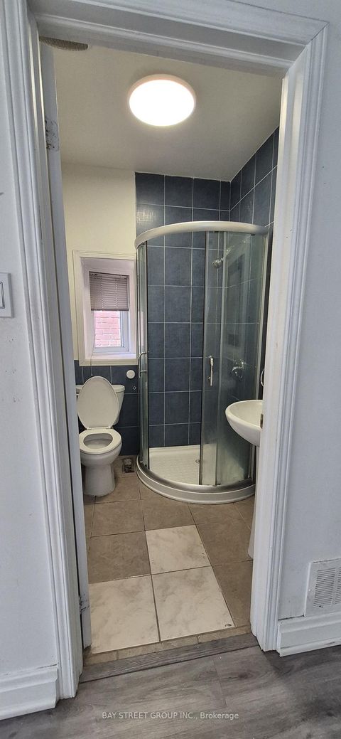 Photo 14 at 6 Ferndale Avenue, Moore Park, Toronto