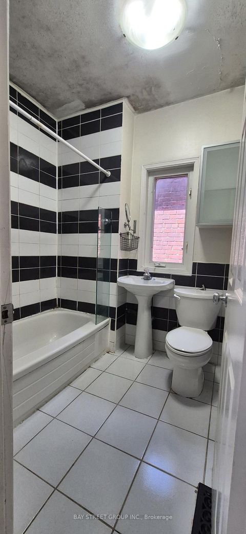 Photo 15 at 6 Ferndale Avenue, Moore Park, Toronto