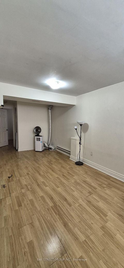 Photo 19 at 6 Ferndale Avenue, Moore Park, Toronto