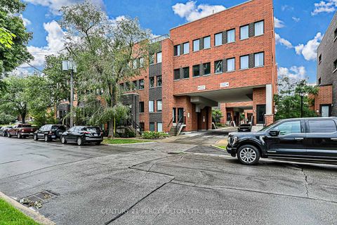 Photo 1 at 7 - 68 Winston Park Boulevard, CFB, Toronto