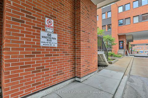 Photo 2 at 7 - 68 Winston Park Boulevard, CFB, Toronto