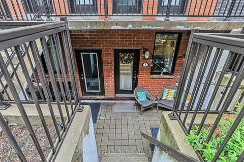 Photo 4 at 7 - 68 Winston Park Boulevard, CFB, Toronto