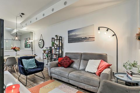 Photo 11 at 7 - 68 Winston Park Boulevard, CFB, Toronto
