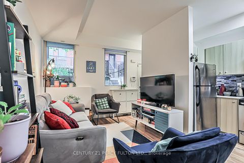 Photo 14 at 7 - 68 Winston Park Boulevard, CFB, Toronto