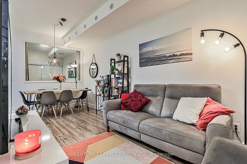Photo 17 at 7 - 68 Winston Park Boulevard, CFB, Toronto