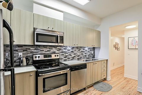 Photo 27 at 7 - 68 Winston Park Boulevard, CFB, Toronto