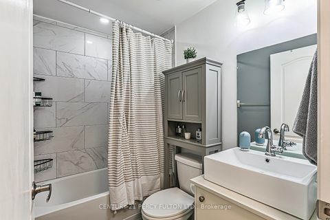 Photo 33 at 7 - 68 Winston Park Boulevard, CFB, Toronto