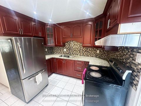 Photo 3 at 8 Lansbury Drive, Agincourt North, Toronto